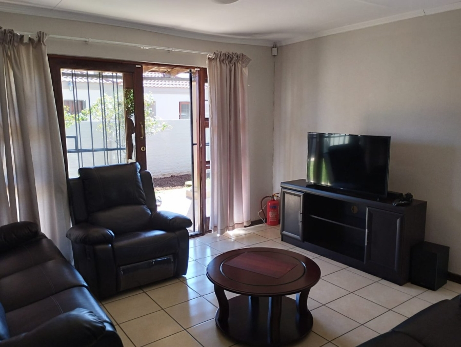 2 Bedroom Property for Sale in Langenhovenpark Free State